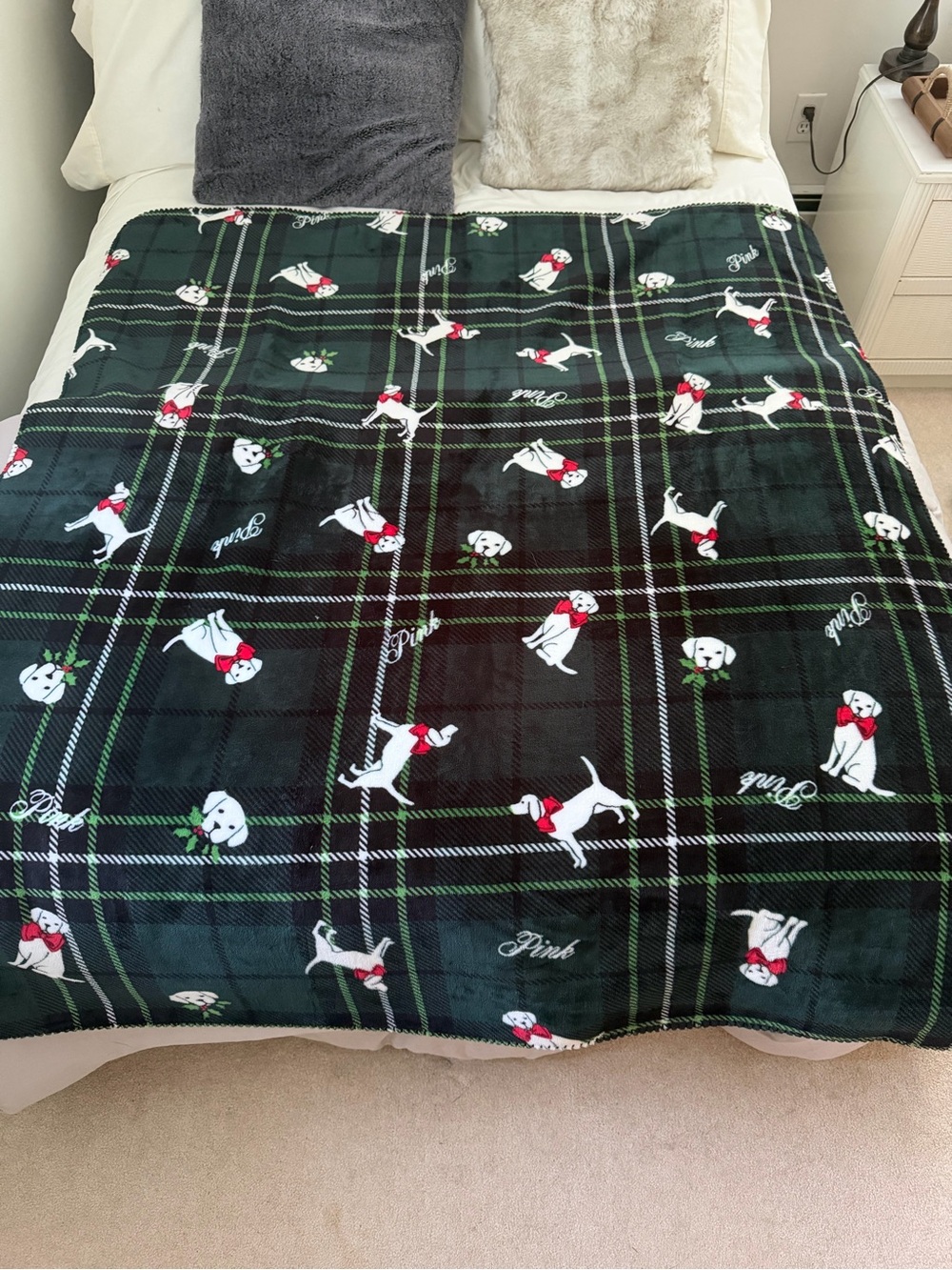 VS Pink Holiday Dog Throw Blanket NWOT